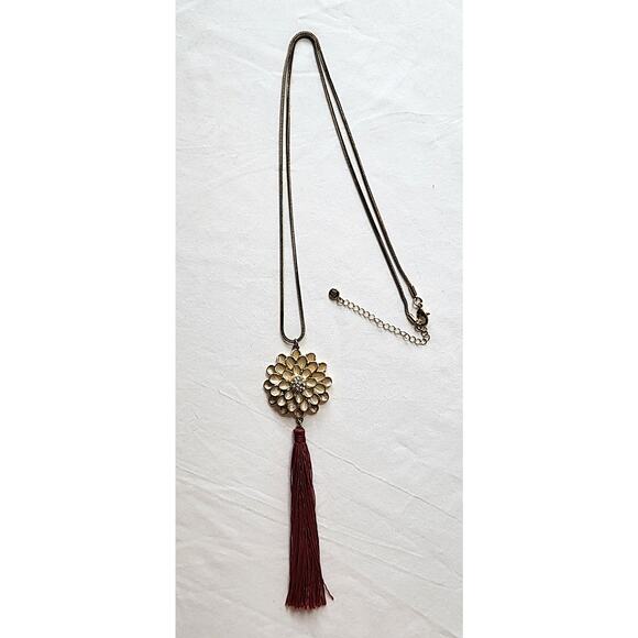 CATO Dahlia Blossom Flower Necklace with Rust Tassel Drop - Picture 7 of 7